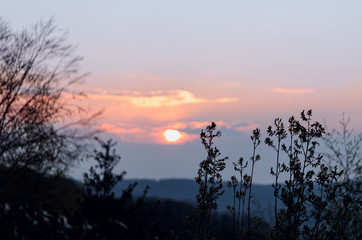 Sonnenuntergang mit Silhouetten