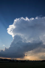 Gewitterwolke über dem Land