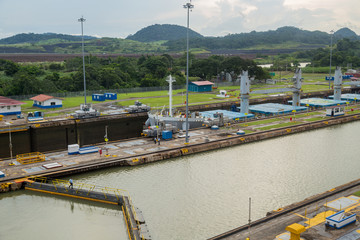 Fototapeta premium Ship in Panama Canal