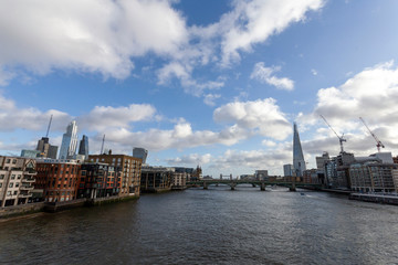 Obraz premium View of the city of London with the river Thames in the foreground