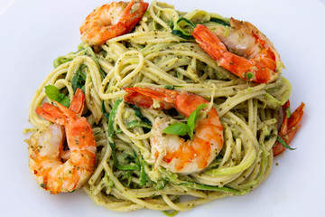 King prawns and pesto sauce with spaghetti