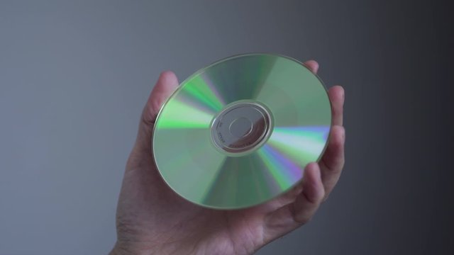 Examining a Scratched CD Disc