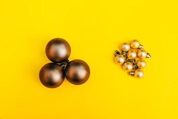 golden christmas tree balls
