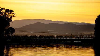 Puente al atardecer