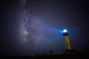 Rolgordijnen Milky way over the Pigeon point lighthouse, California © maislam