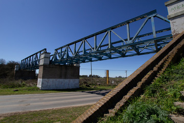 Fototapeta na wymiar Puente ferrocaril
