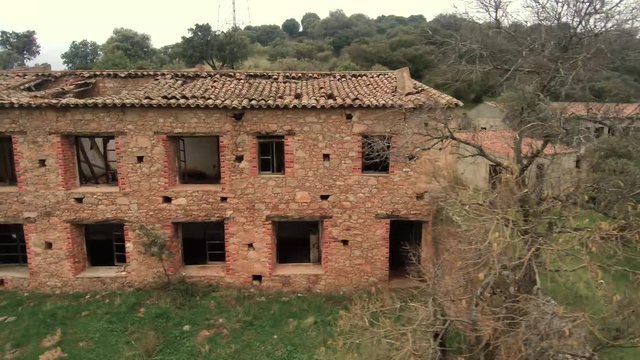 old abandoned farmhouse at Castillo de Bayuela - Toledo - Spain