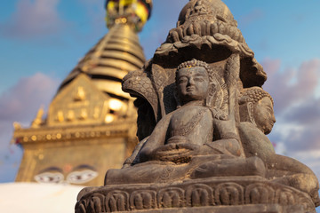 Fototapeta na wymiar golden Buddha statue