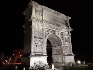 Benevento - Arco di Traiano illuminato