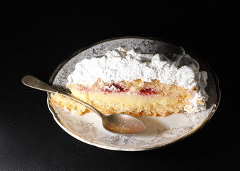 cake with caramelized meringue