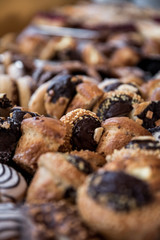 Auswahl an frischen süßen Backwaren