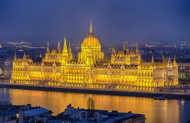 Fototapeta na wymiar The night cityscape in Budapest