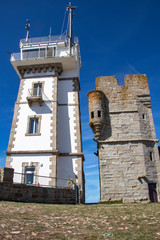 Penmarc'h. Le sémaphore et l'ancienne chapelle Saint-Pierre. Finistère, Bretagne