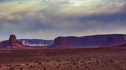 Fototapeta na wymiar Sunset view of the Valley drive in Monument Valley