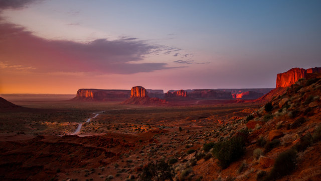 Sunrise at Monument Valley National Park © Nicolas VINCENT