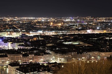 Lyon la nuit vue depuis la colline de Fourvière - Ville de Lyon - Département du Rhône - France
