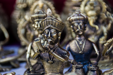 handicrafts metallic figurines