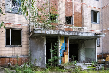 Fototapeta na wymiar The building in the ghost town of Pripyat, Ukraine