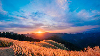 Obraz na płótnie Canvas 山頂からの夕景