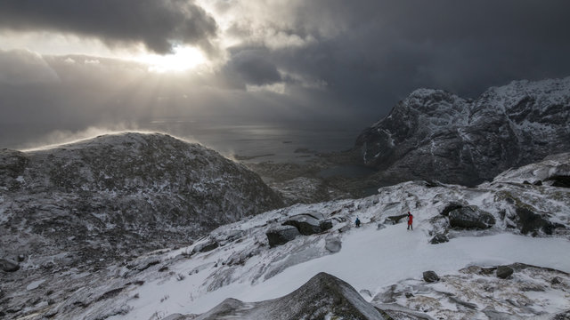 Sur les hauteurs de S&oslash;rv&aring;gen, archipel des Lofoten