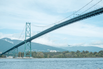 バンクーバー　ライオンズゲートブリッジ