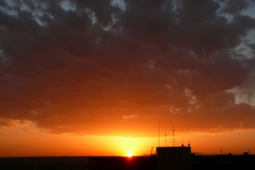 Naklejka premium Atardecer en Guadalajara, mirando a la sierra de Madrid