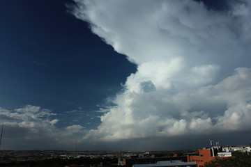 Atardecer en Guadalajara, mirando a la sierra de Madrid