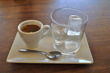 Cafe expreso con hielo