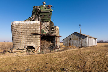 Fototapeta na wymiar Old Barn in the Midwest
