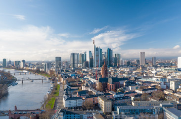 Fototapeta na wymiar Frankfurt Skyline am Tag
