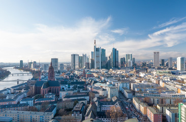 Fototapeta na wymiar Frankfurt Skyline am Tag