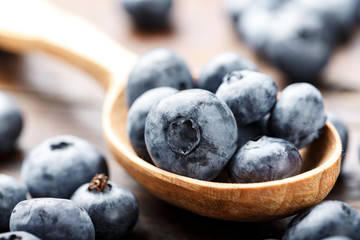 singing blueberries in a plate