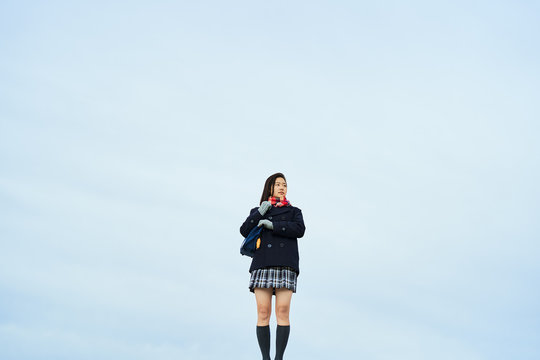 制服姿の女子高校生
