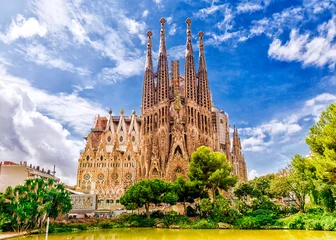 Foto op Aluminium BARCELONA, SPANJE - SEPTEMBER 15,2015: Sagrada Familia in Barcelona. Sagrada - de meest bekende gebouwen gemaakt door Antoni Gaudi. © dimbar76