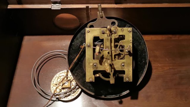 mechanical processing pendulum clock repair