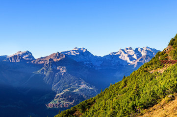 Fototapeta premium Am Itonskopf oberhalb Bartholomäberg im Montafon