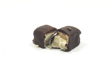 barretta di torrone ricoperto di cioccolato