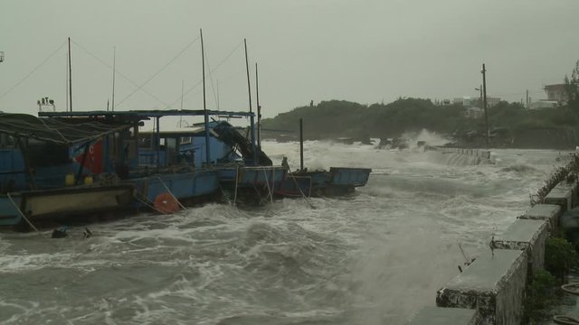 Hurricane Storm Surge Waves Swamp Small Harbor - Usagi