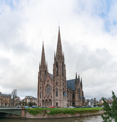 Fototapeta na wymiar view of the Saint Paul's Church of Strasbourg on a cool winter day