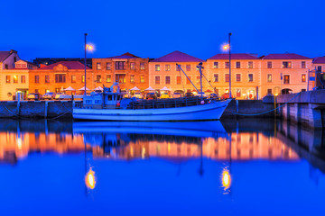 Obraz premium TAS Hobart Harb boat waterfront