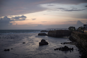 Obraz premium The city wall at the waterfront of the Indian ocean in the historic city Galle, Sri Lanka