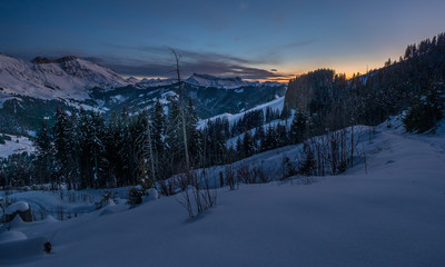 Abendstimmung im Hilfental im Winter