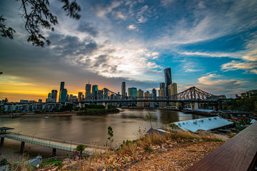 Fototapeta premium brisbane city skyline at sunset