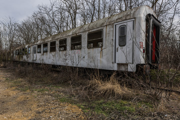 Fototapeta premium alter verlassener waggon