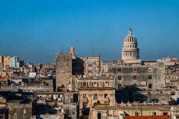 Fototapeta na wymiar Viewpoint over the roofs of the historic city of Havana