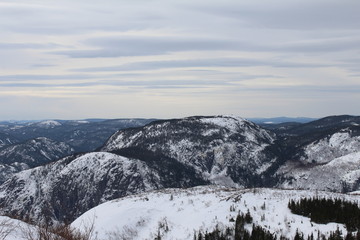 Fototapeta na wymiar Montagne en hiver