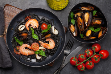 Black seafood spaghetti pasta