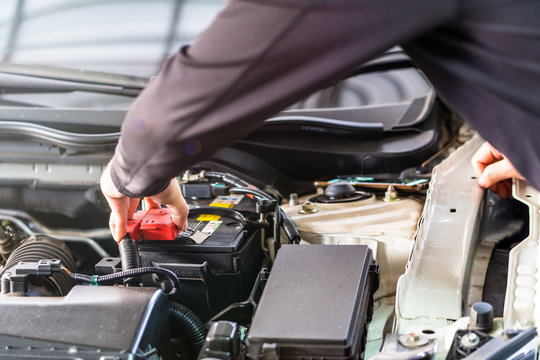 Mechanic Man Check Battery Pole Cover, Inspection And Mentenance 