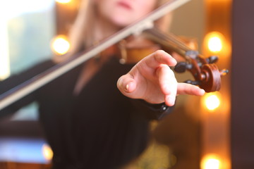 Girl playing the violin