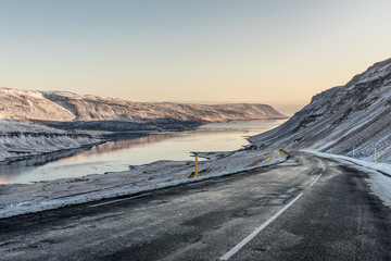 Droga w zimowym krajobrazie